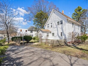 122 S Prospect St in Roselle, IL - Building Photo - Building Photo