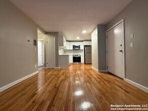 232 Parker Hill Ave, Unit 7 in Boston, MA - Foto de edificio - Building Photo