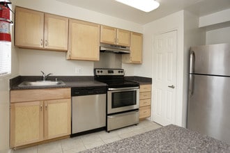 Kingsley Commons Townhouses in Falls Church, VA - Foto de edificio - Building Photo