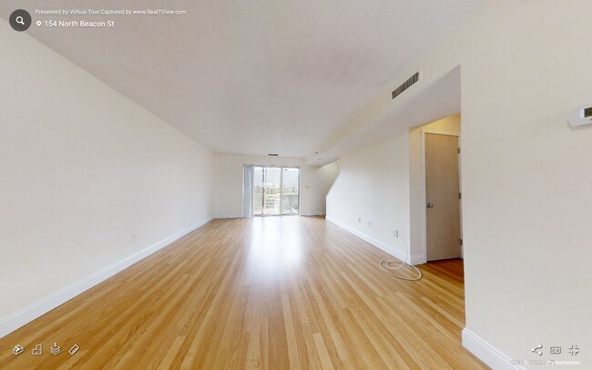 142 North Beacon St, Unit B3 in Boston, MA - Building Photo - Building Photo