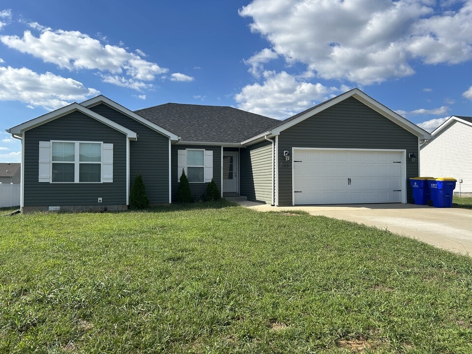 405 Deluth Dr in Bowling Green, KY - Building Photo