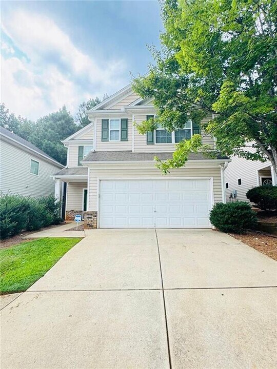 493 Lobdale Falls Dr in Lawrenceville, GA - Building Photo