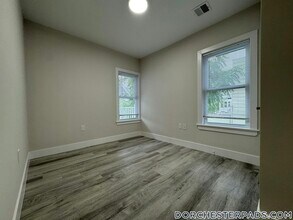10 Cawfield St in Boston, MA - Building Photo - Building Photo