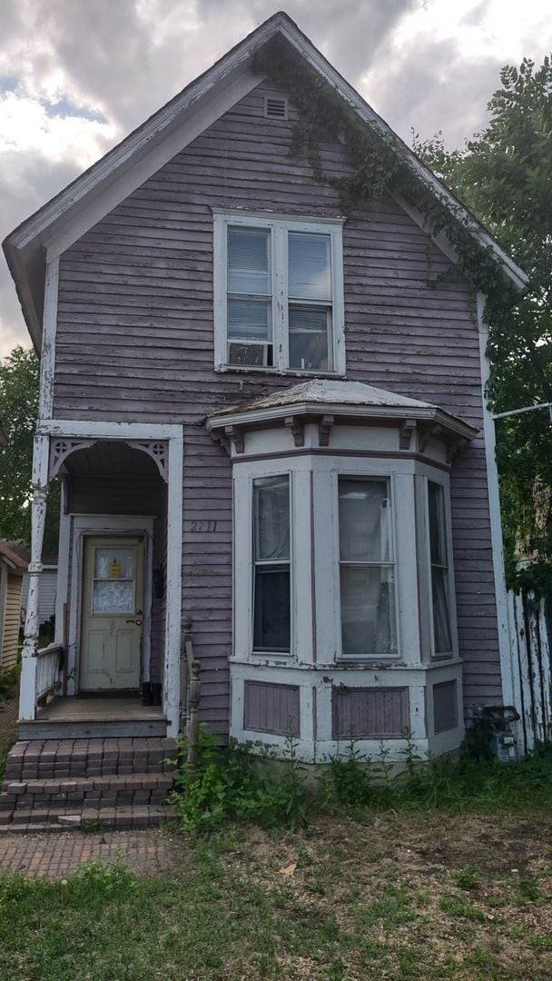 property at 2711 Lyndale Ave S