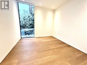 6219 St Georges Crescent in West Vancouver, BC - Building Photo - Building Photo