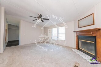 349 Brighton Dr in Byron, GA - Building Photo - Building Photo