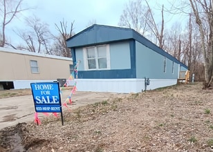47 Deerwood Park in Centralia, IL - Building Photo - Building Photo