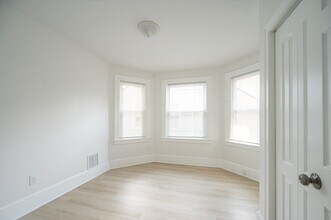 122 Elmgrove Ave in Providence, RI - Building Photo - Building Photo