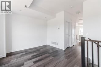 70 Kenesky Dr in Hamilton, ON - Building Photo - Building Photo