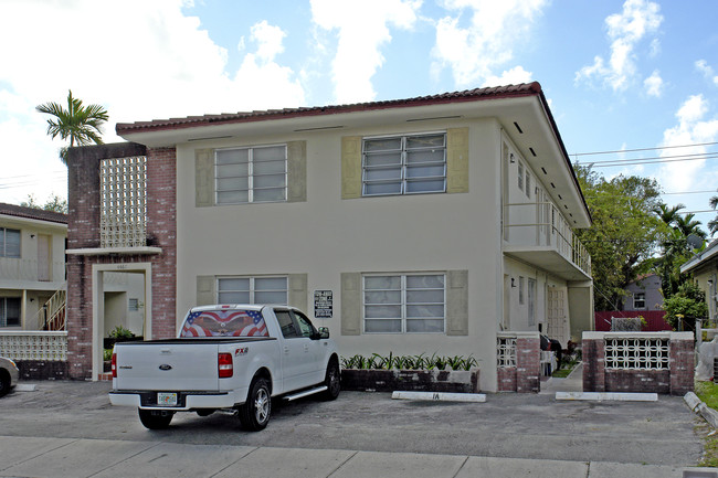 4460 W Flagler St in Miami, FL - Building Photo - Building Photo