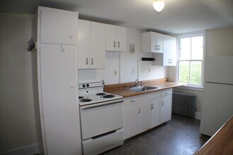 331 E Main St, Unit 331 3 bdrm in Collegeville, PA - Foto de edificio - Building Photo