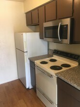 Hampshire Apartments in Denton, TX - Foto de edificio - Building Photo