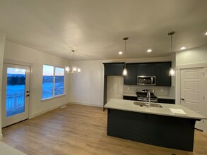 4116 W 1530 N in Lehi, UT - Foto de edificio - Building Photo