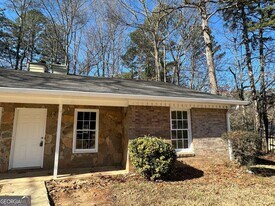 5172 Ridge Forest Dr in Stone Mountain, GA - Building Photo
