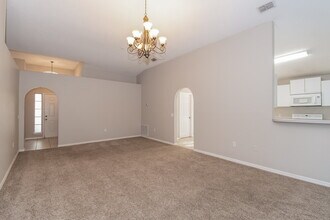 2628 Cobblestone Forest Cir E in Jacksonville, FL - Building Photo - Building Photo