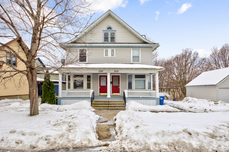 210 3rd Ave NW in Faribault, MN - Foto de edificio