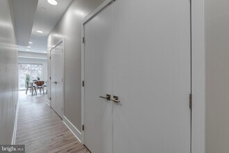 1952 Bryn Mawr Ave, Unit 4B in Philadelphia, PA - Foto de edificio - Building Photo