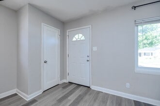 346 Lawver Ln in Dayton, OH - Building Photo - Building Photo