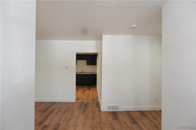 51 Days Park in Buffalo, NY - Foto de edificio - Building Photo