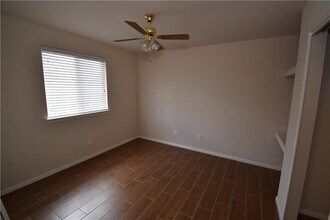 2133 Oltons Bluff Dr in Austin, TX - Building Photo - Building Photo