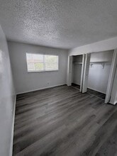 El Jardin Apartments in Hollywood, FL - Foto de edificio - Building Photo
