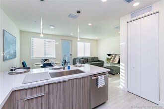6401 NW 103rd Pl-Unit -301 in Doral, FL - Building Photo - Building Photo