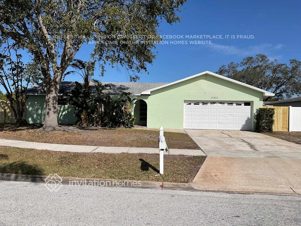 11021 127th Ave N in Largo, FL - Building Photo
