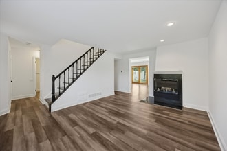 128 Granite Hill Ct in Langhorne, PA - Building Photo - Building Photo