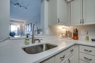545 E Braddock Rd in Alexandria, VA - Foto de edificio - Building Photo