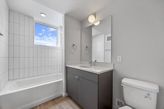 The Cooper in Lakewood, CO - Foto de edificio - Building Photo