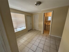 104 Base Ave W in Venice, FL - Building Photo - Building Photo