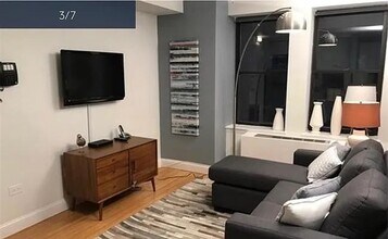 150 W 51st St in New York, NY - Building Photo - Building Photo