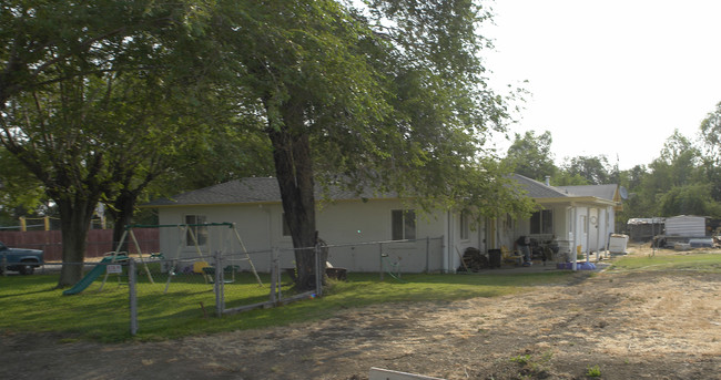 1914 Lone Oak Rd in Brentwood, CA - Building Photo - Building Photo