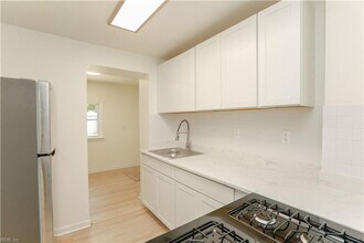 48 Pollux Cir W in Portsmouth, VA - Building Photo - Building Photo