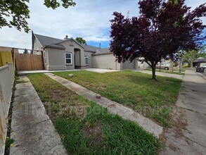 2234 Wall St in Stockton, CA - Building Photo - Building Photo
