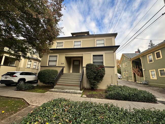 property at 715 18th St