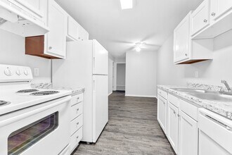 5926 Walnut Cir Dr in Toledo, OH - Building Photo - Building Photo