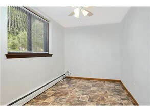 15 Malcolm Ave SE, Unit 2 in Minneapolis, MN - Foto de edificio - Building Photo