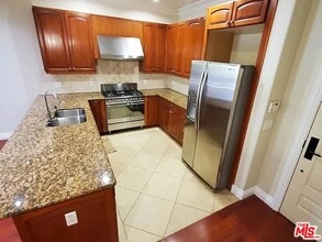 1135 S Shenandoah St in Los Angeles, CA - Building Photo - Building Photo