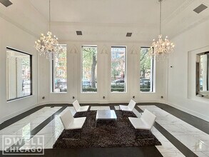919 W Carmen Ave, Unit 2C in Chicago, IL - Building Photo - Building Photo