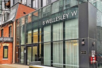 8 Wellesley St W in Toronto, ON - Building Photo - Building Photo
