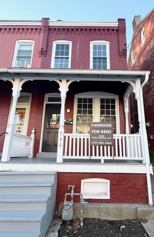 property at 736 E Marion St