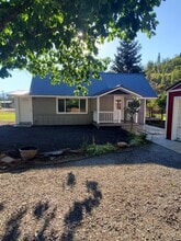 270 N Bank Rd in Pinehurst, ID - Building Photo - Building Photo