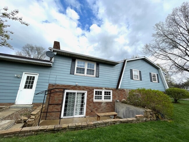 396 Forest Ln in Wadsworth, OH - Building Photo - Building Photo