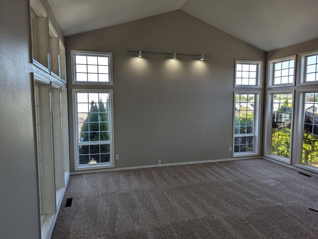 5817 Cobalt Loop SE in Salem, OR - Building Photo - Building Photo