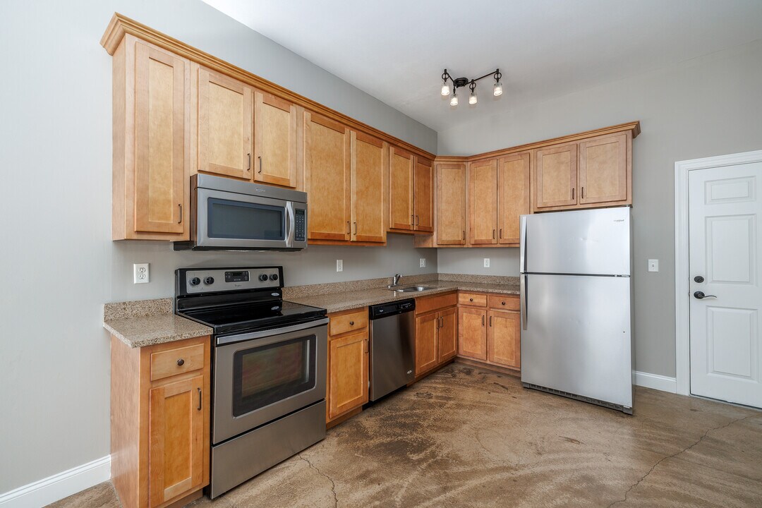 Clinton Street Commons Apartments in Syracuse, NY - Building Photo