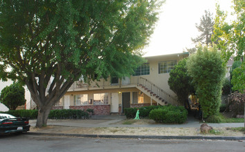 924 Delbert Way in San Jose, CA - Building Photo - Building Photo