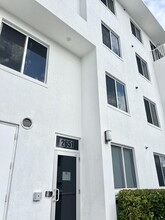 2651 NE 212th Terrace in Miami, FL - Building Photo - Building Photo