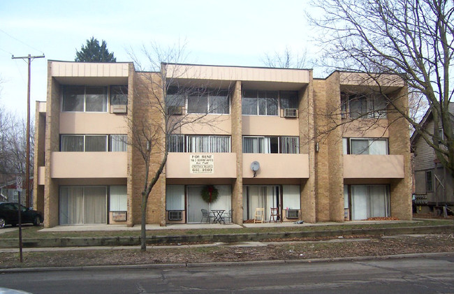 939 Dewey St in Ann Arbor, MI - Building Photo - Building Photo