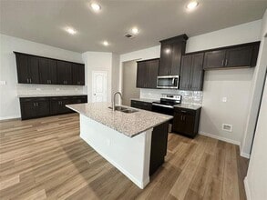 127 Bowling Grn Ave. in Red Oak, TX - Building Photo - Building Photo